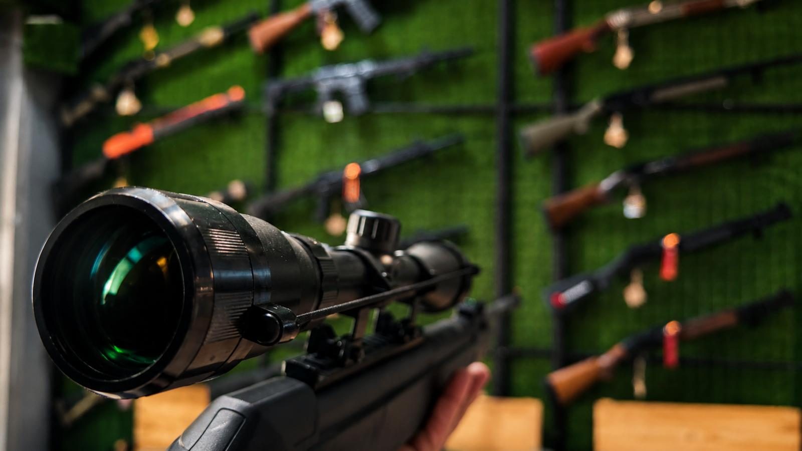 Tüfek üzerinde optik dürbün